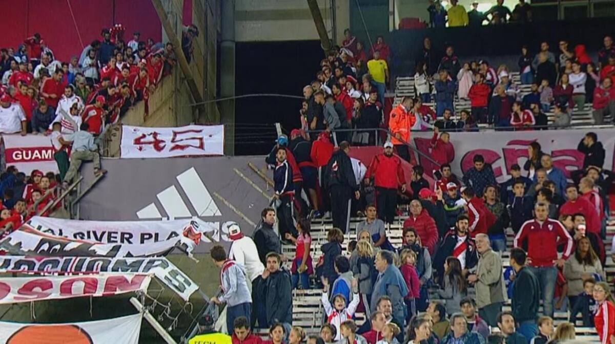 Hincha de River Plate cayó de tribuna