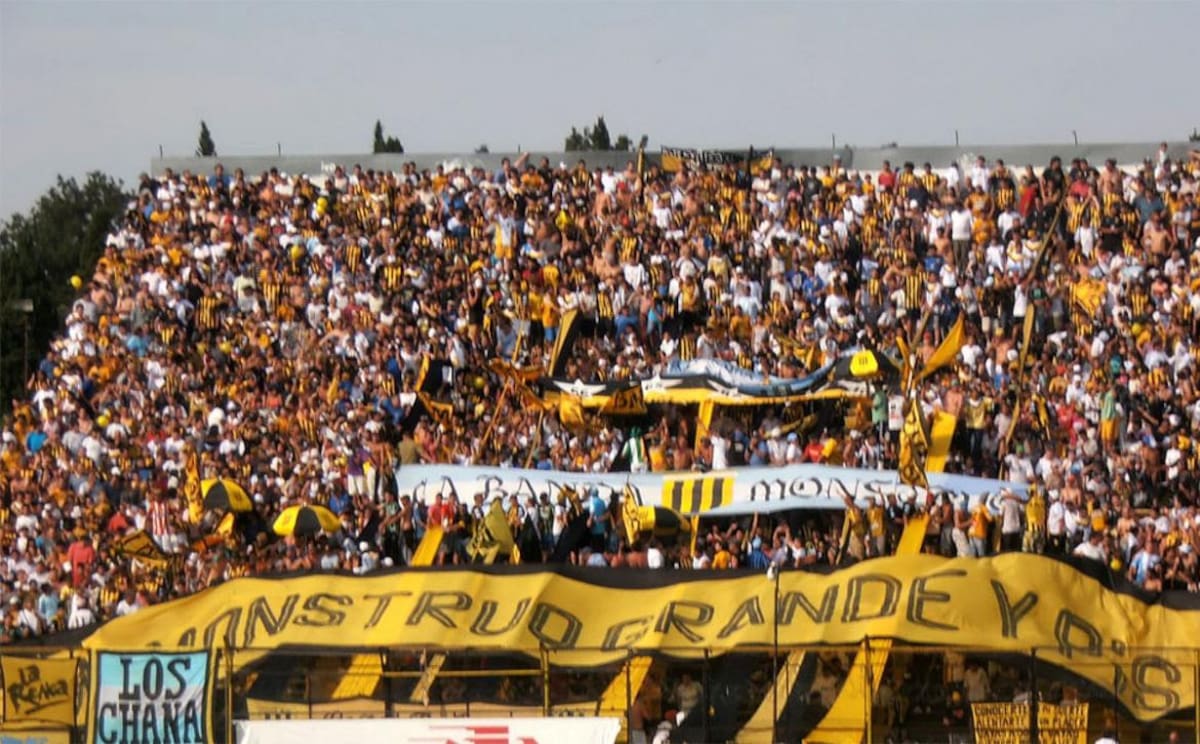 Hinchada de Almirante Brown - Fútbol del ascenso