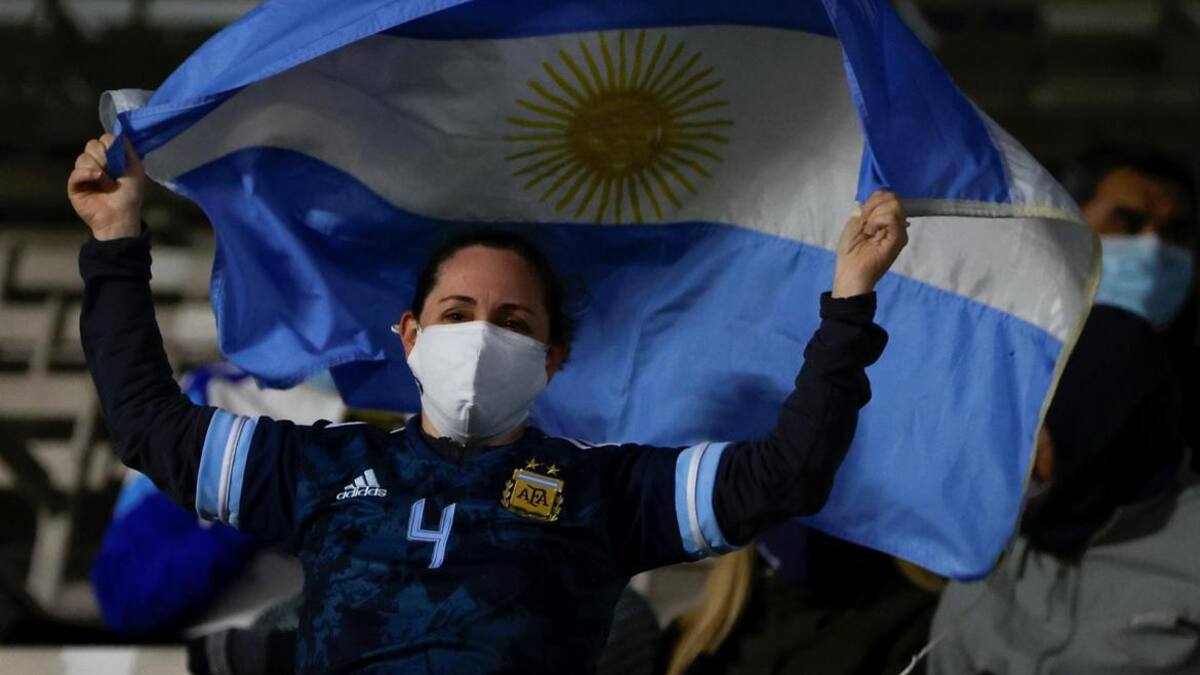 Hinchas en el Monumental, Argentina vs Bolivia, EFE