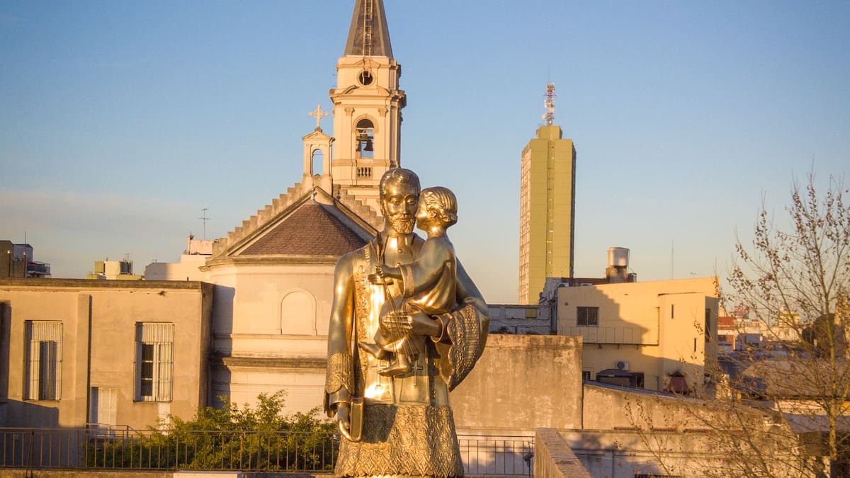 San Cayetano no siempre fue el santo del trabajo: la historia detrás del ritual que cada 7 de agosto conmueve a la Argentina