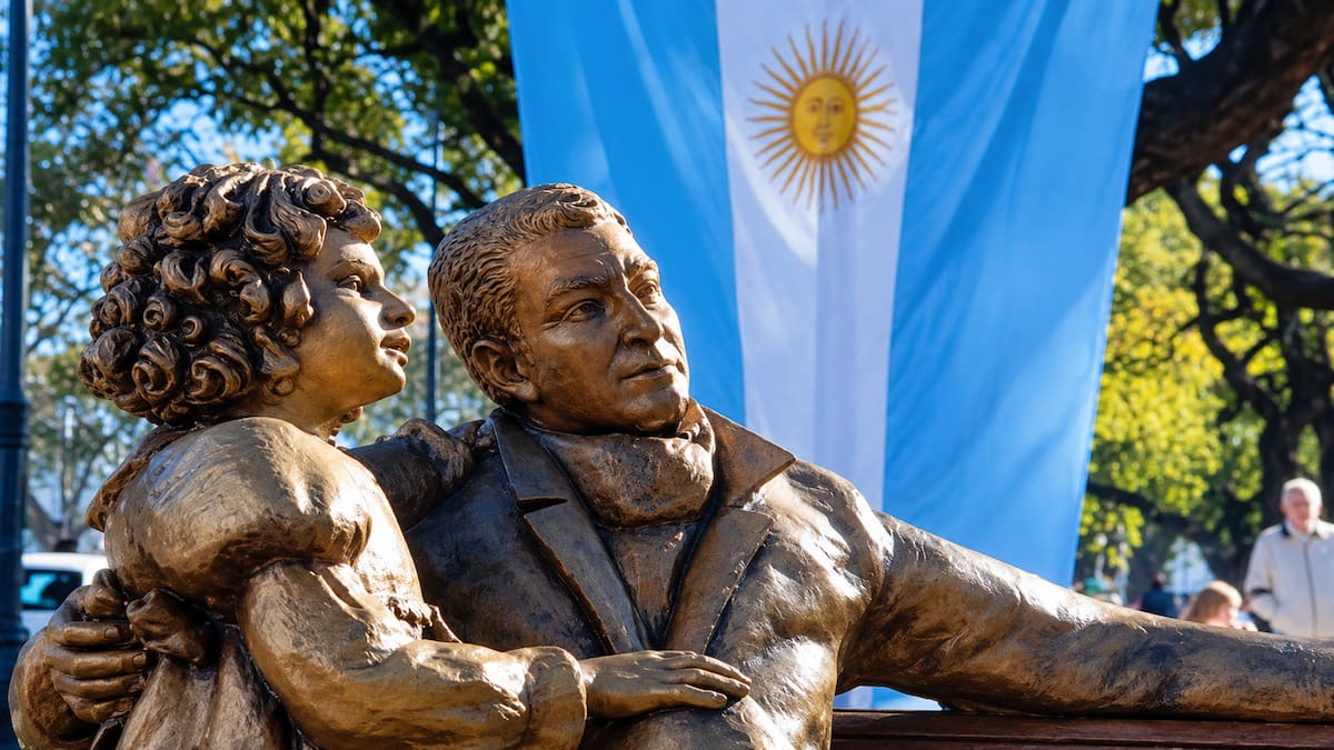 La familia de San Martín murió en Francia, sus restos cruzaron el océano y una razón histórica los llevó hasta Mendoza