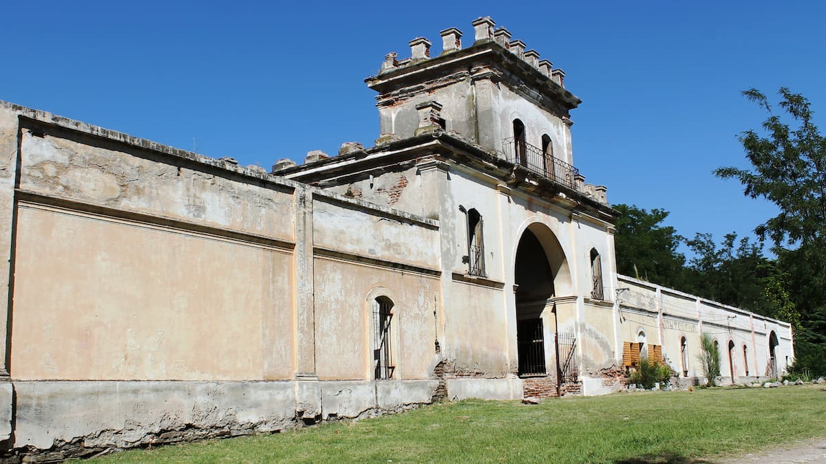El castillo perdido de San Luis: de fortaleza rural a leyenda de fantasmas que marcó una época