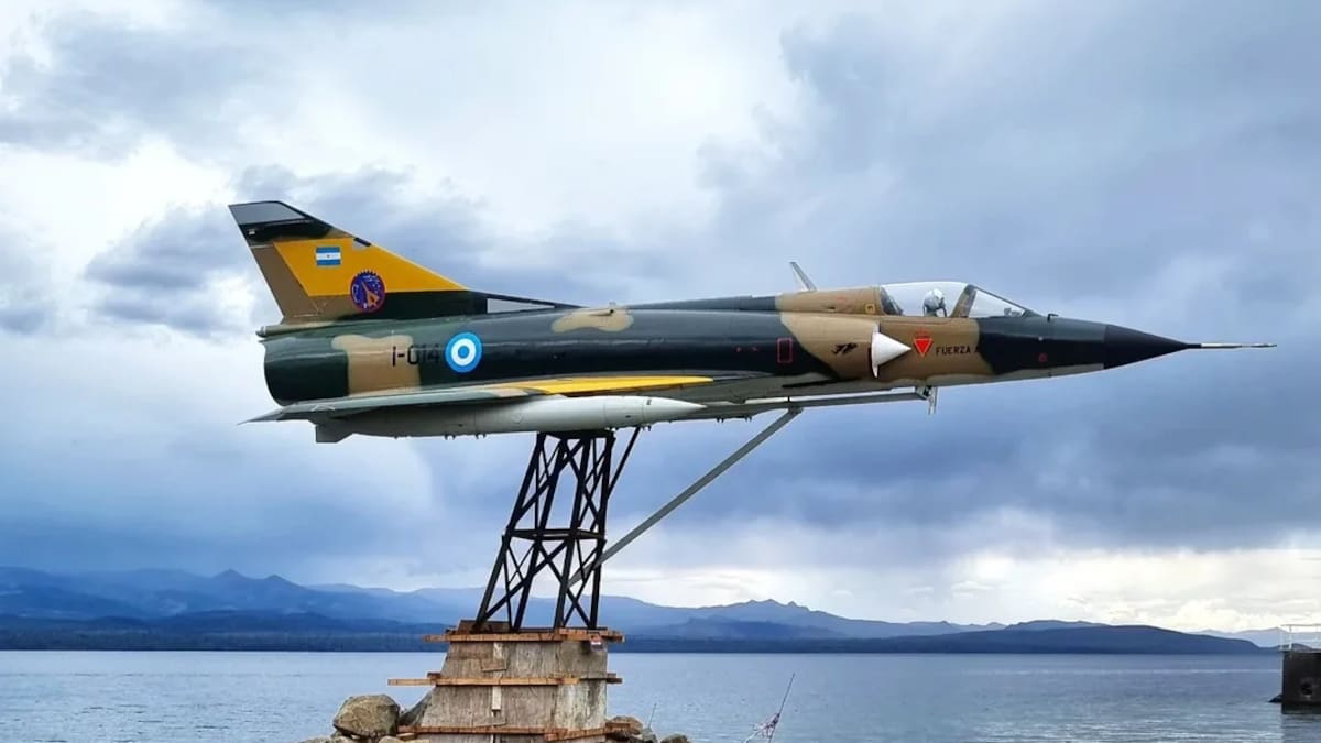 La increíble historia del avión de Malvinas que se puede visitar en Bariloche: 16 misiones superadas y un legado eterno