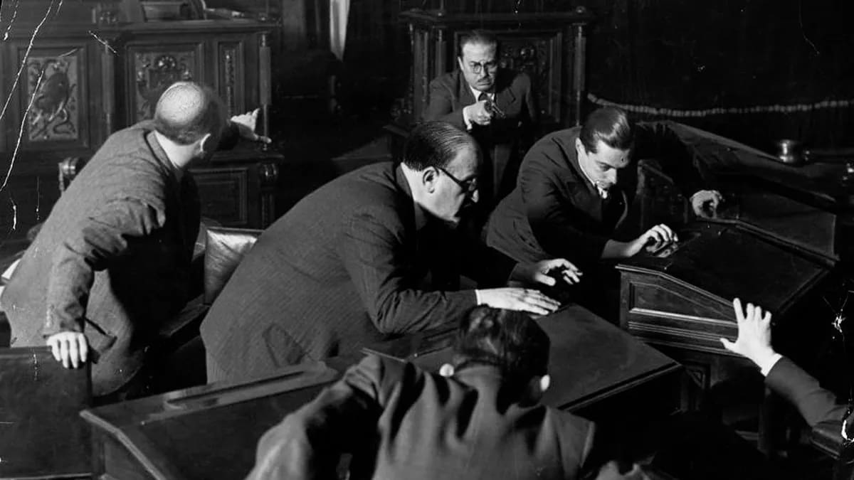 Cuatro disparos en el Senado, un muerto equivocado y el escándalo de corrupción que marcó a la Argentina