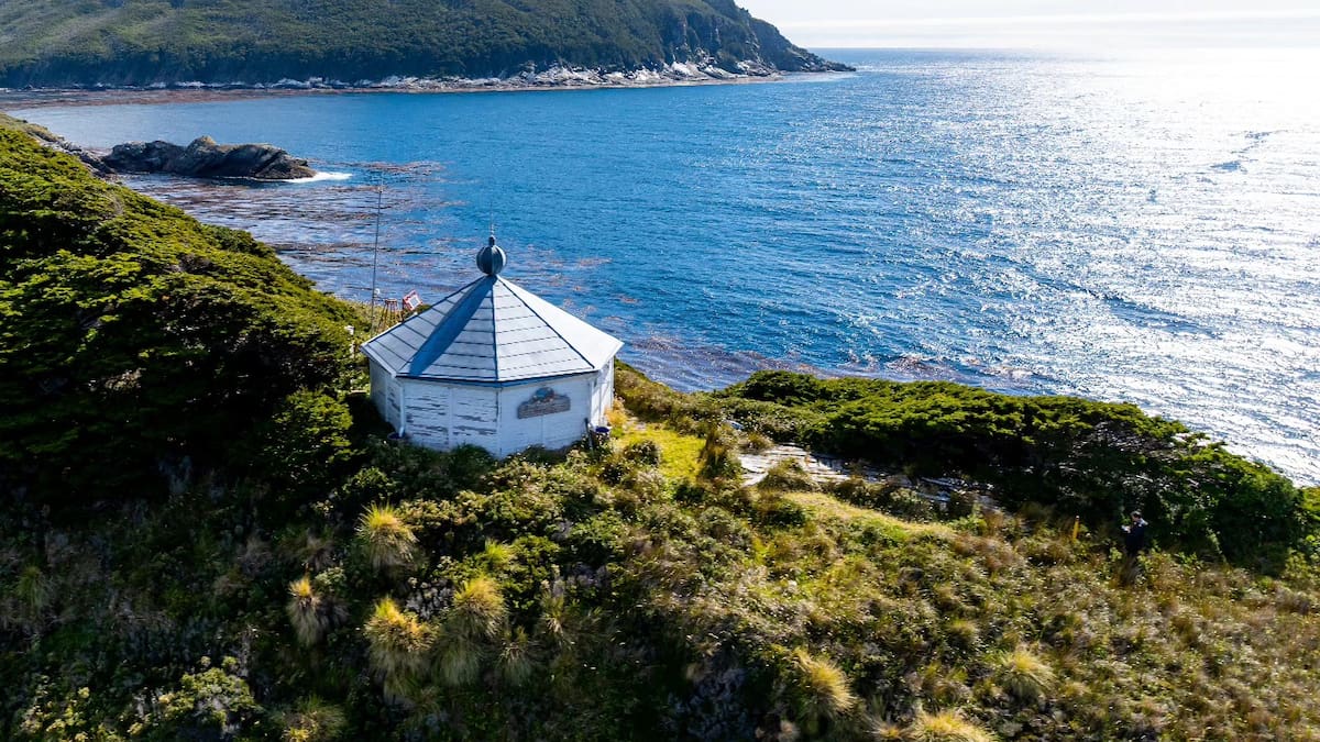 El faro más antiguo de la Argentina: la historia real del guardián del Fin del Mundo