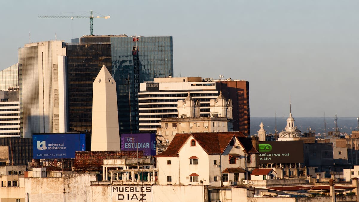 La “casita en el cielo” de Buenos Aires: el chalet secreto que mira al Obelisco y nació por una siesta