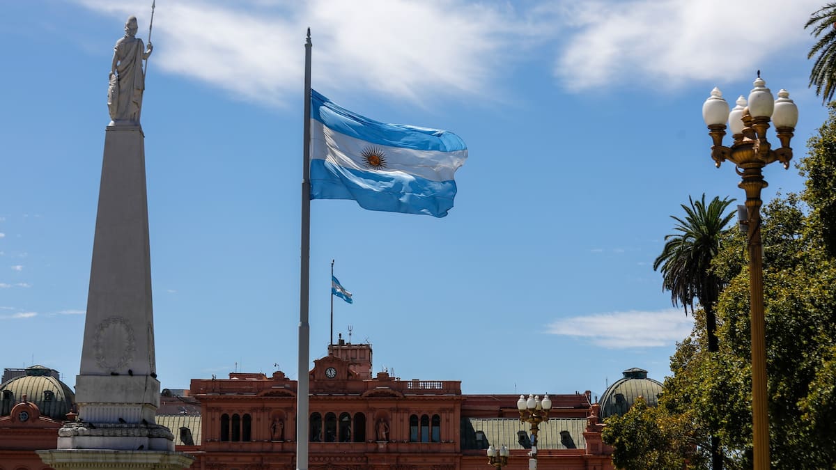 La fecha poco conocida en la que la bandera argentina se volvió oficial: no fue el 20 de junio
