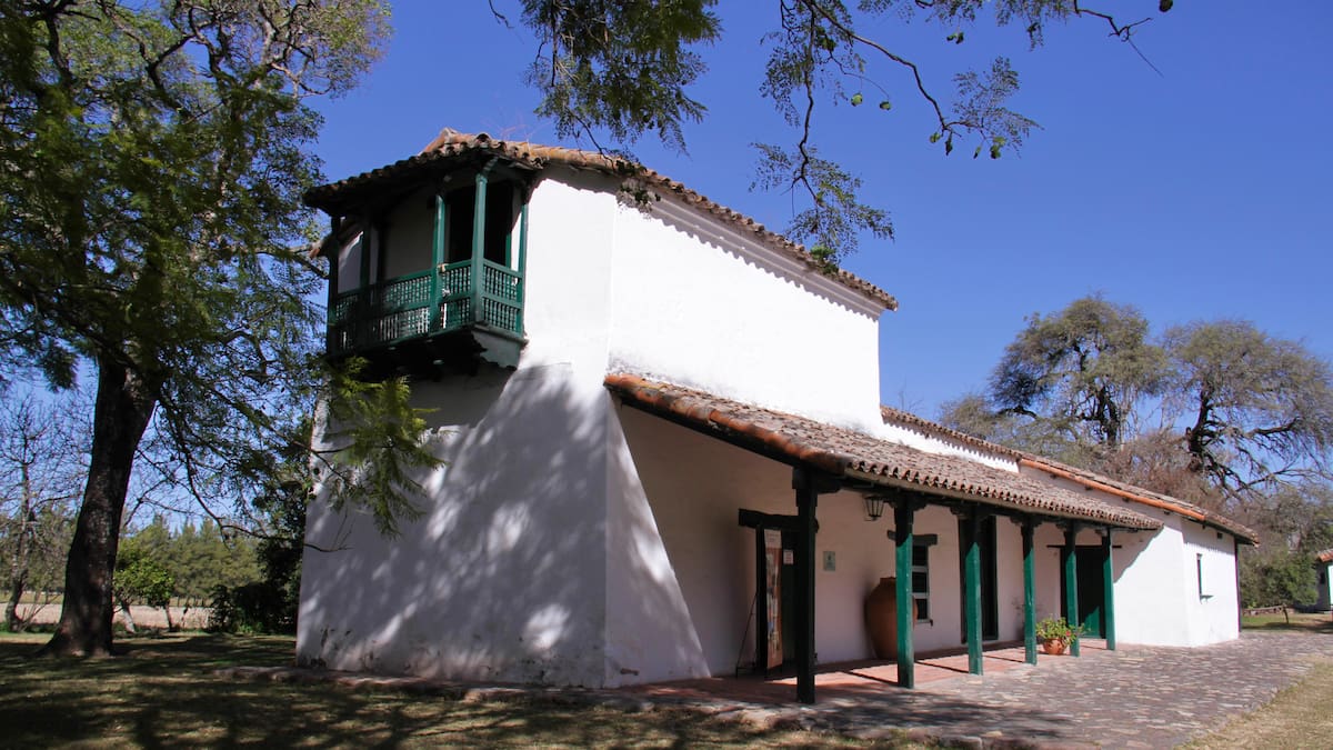 A comienzos de 1814, Belgrano llegó a una antigua estancia de Salta: recibió a San Martín, entregó un ejército y cambió la historia argentina