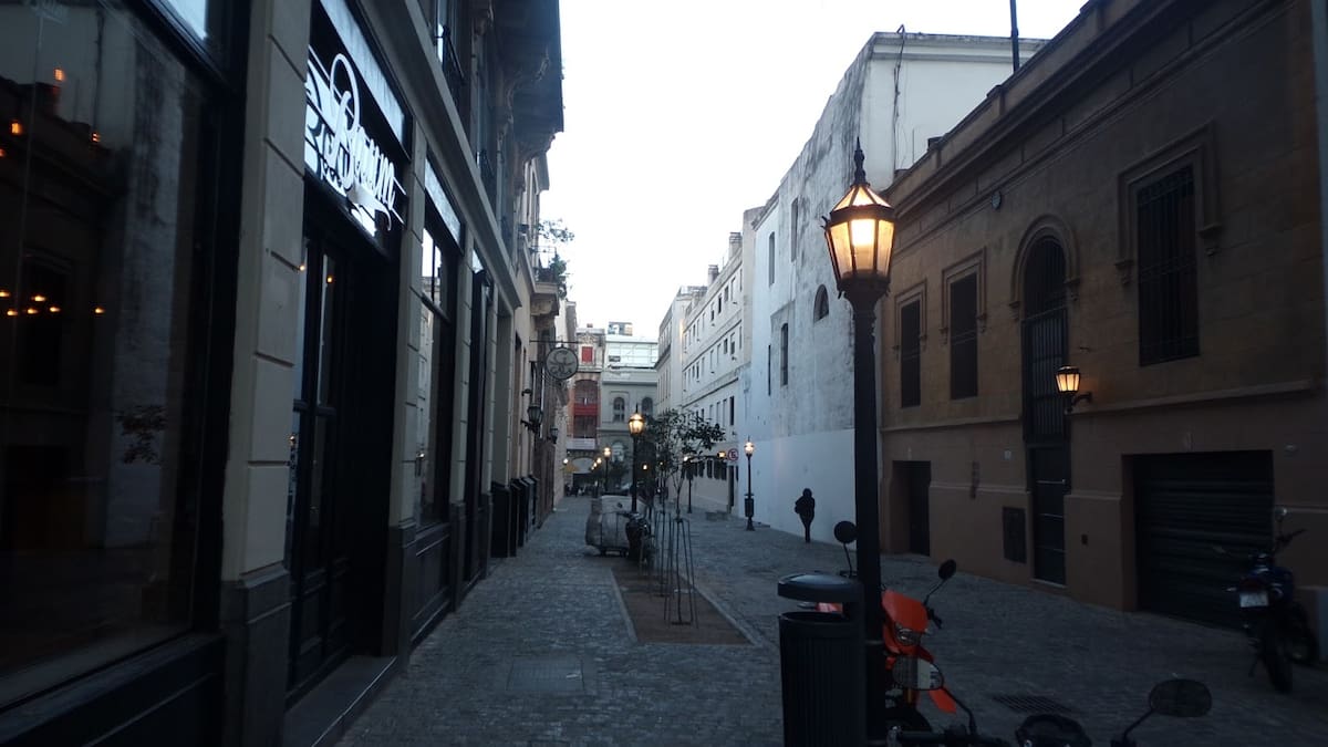 Caminás por ahí sin saberlo: las calles de Buenos Aires que esconden muertos de las Invasiones Inglesas