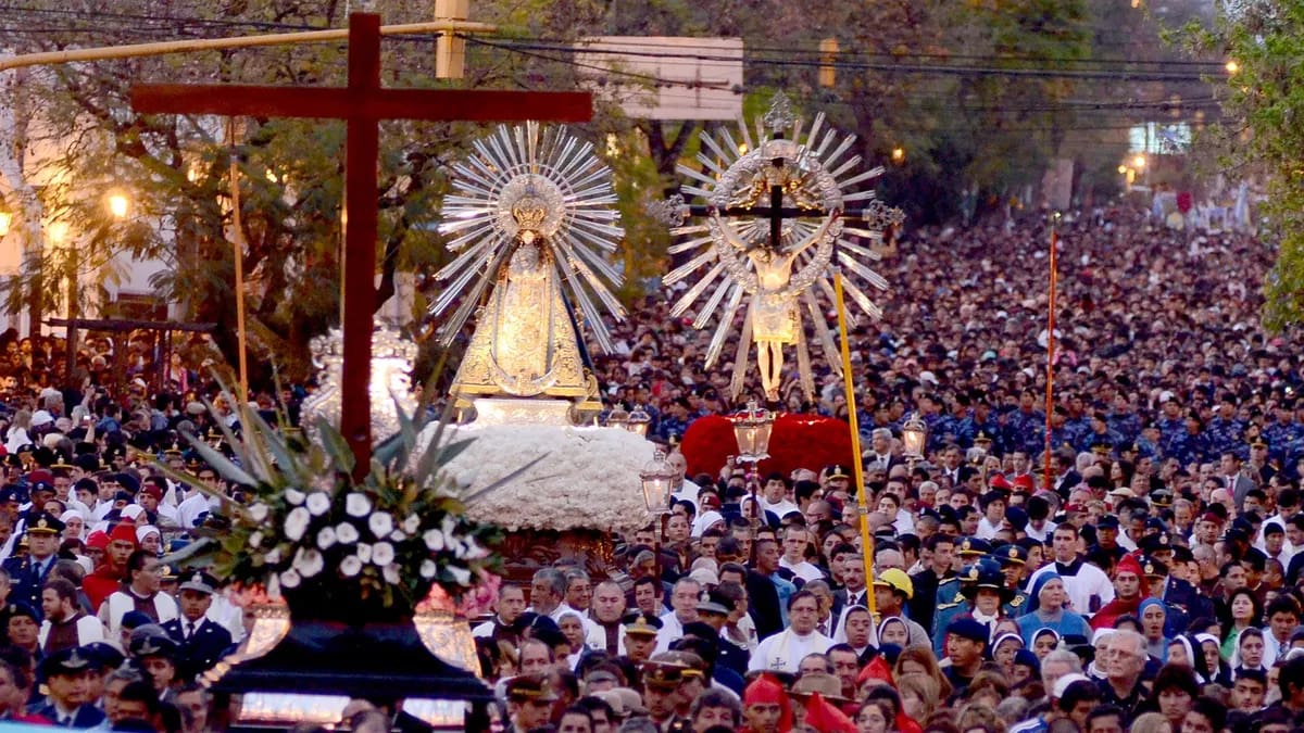 Señor y la Virgen del Milagro: las imágenes de más de 400 años que sobrevivieron a un terremoto y recibieron a los reyes de Bélgica