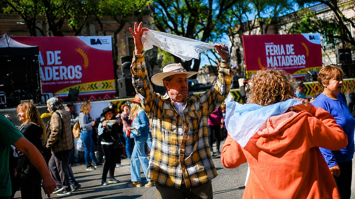 La historia secreta de la Feria de Mataderos: cómo nació en 1986 y por qué sigue siendo el corazón del folklore porteño