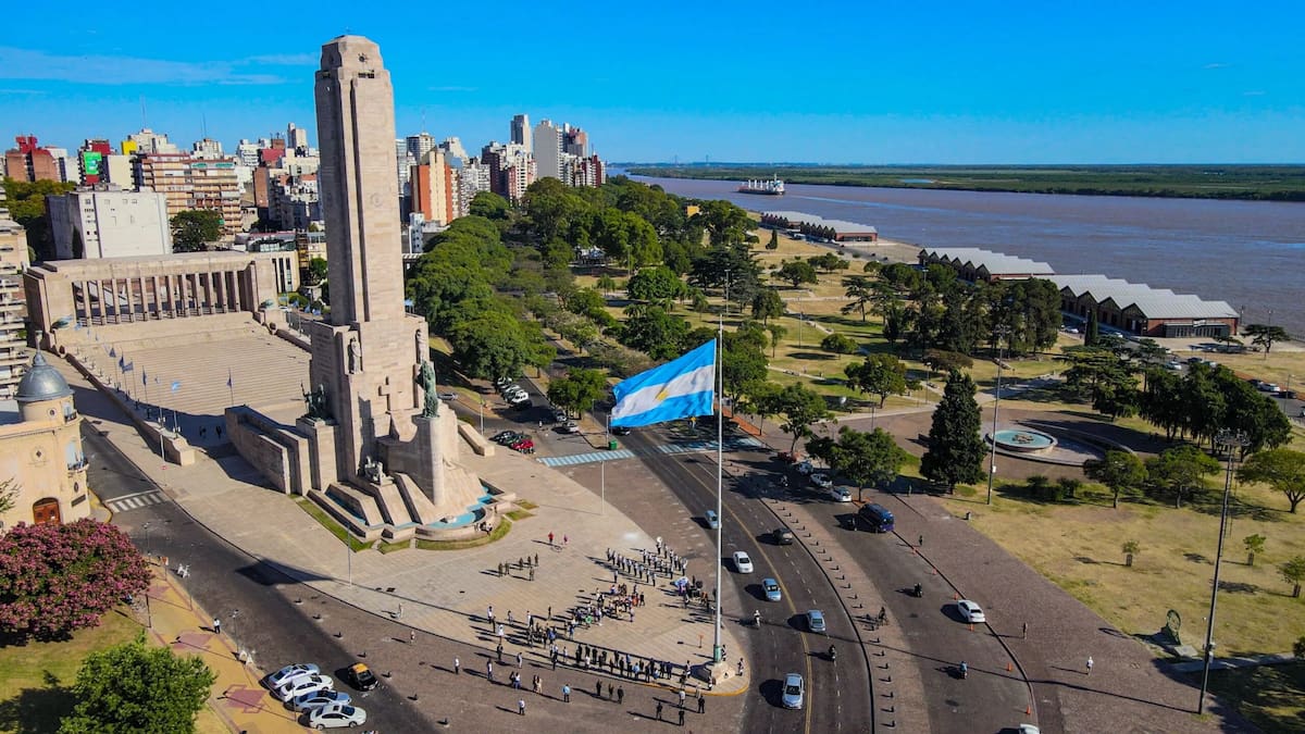 Rosario: la ciudad sin fundador que se convirtió en cuna de la Bandera y vio nacer a Lionel Messi