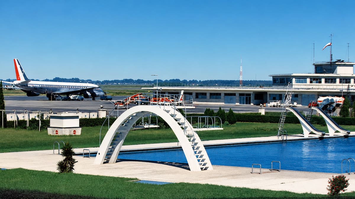 La pileta gigante de Aeroparque: el balneario olvidado donde Buenos Aires nadaba con aviones sobre la cabeza