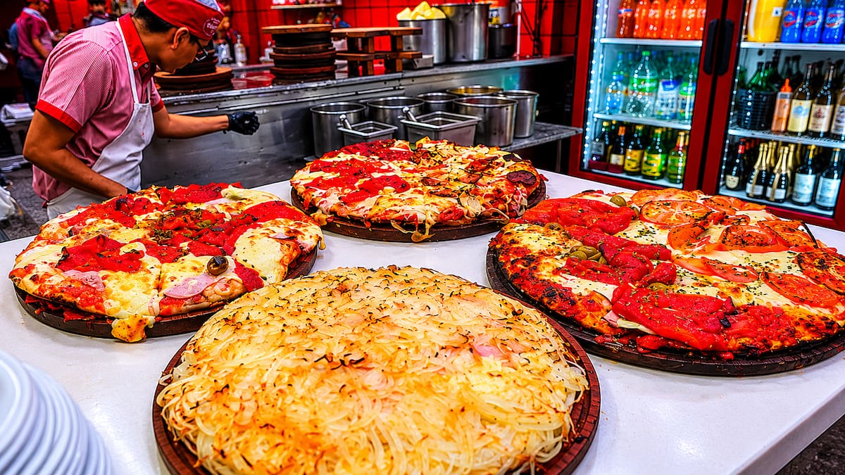 De La Boca al centro porteño: cómo la comunidad italiana transformó la pizza en Buenos Aires y creó un clásico