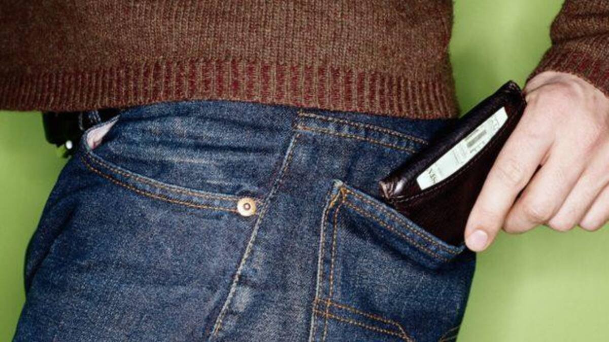 Hombre con billetera