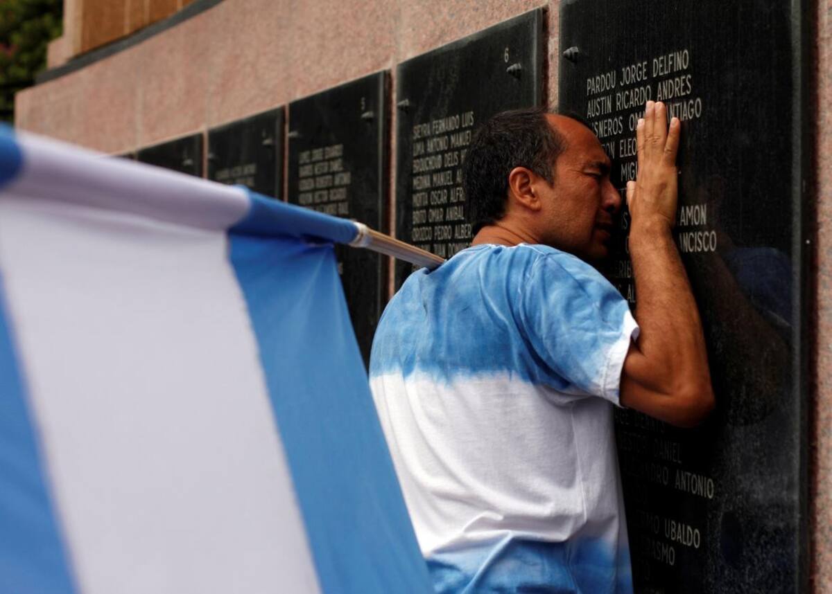 Homenaje a caídos en Malvinas - Reuters