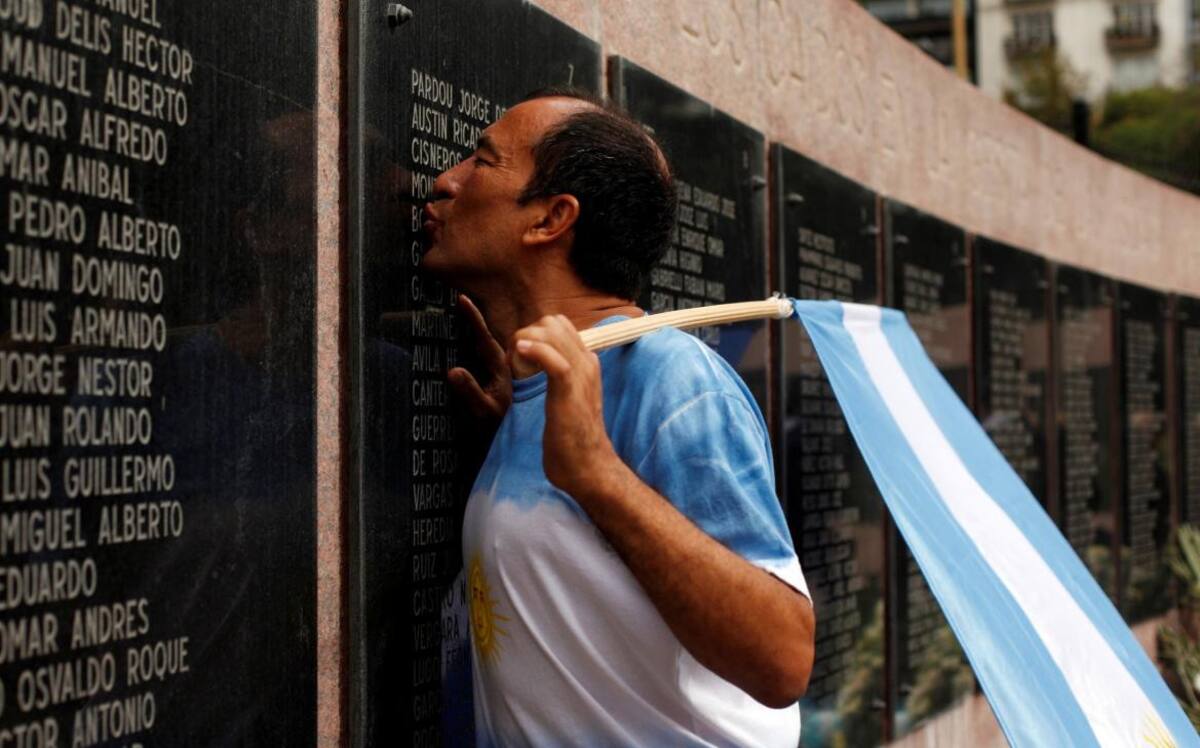 Homenaje a caídos en Malvinas - Reuters