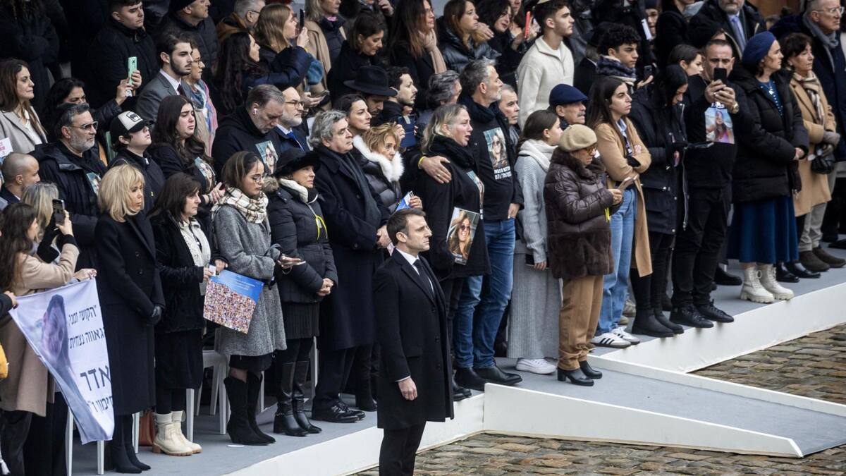 Homenaje de Macron a fallecidos franceses en ataque de Hamás. Foto: EFE
