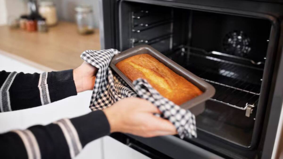 Un delicioso budín de manzana es una gran opción para un día lluvioso. Foto: Freepik.