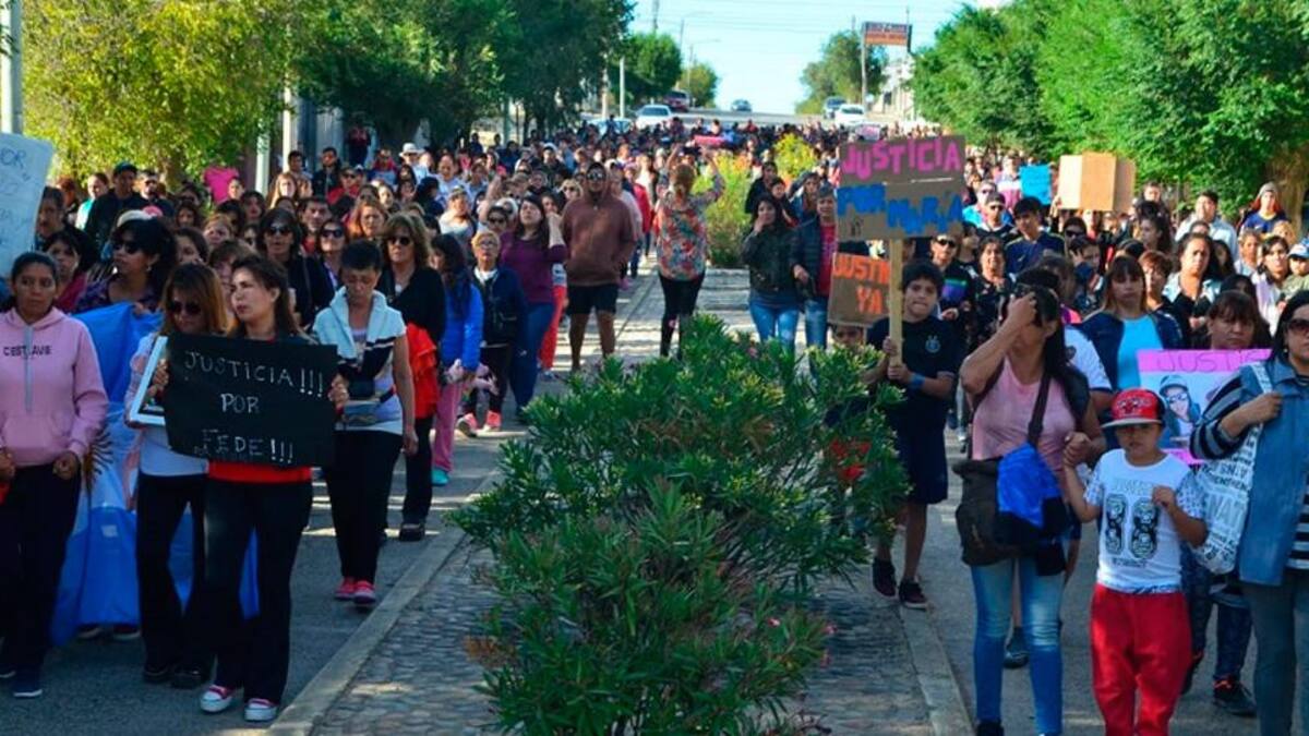 Horror en Puerto Deseado, marcha por Justicia, Foto La Opinión Austral
