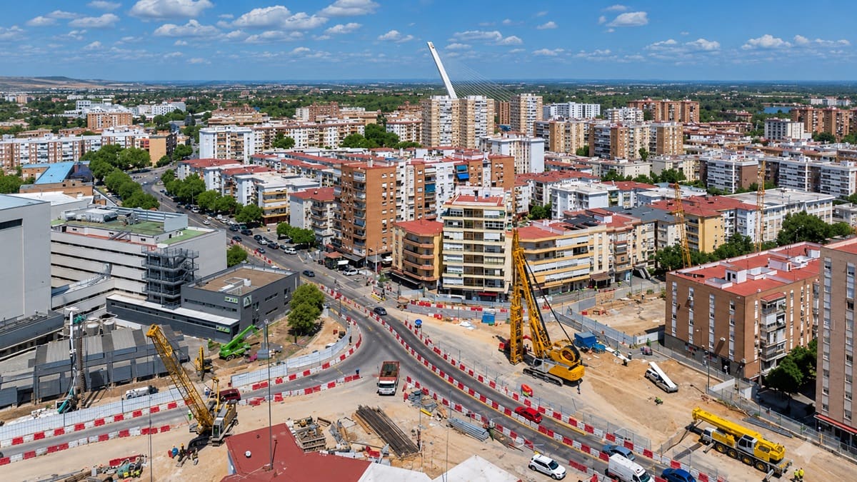 La obra incluye un túnel bajo el aparcamiento del Hospital Virgen Macarena y prevé finalizar en 2030.
