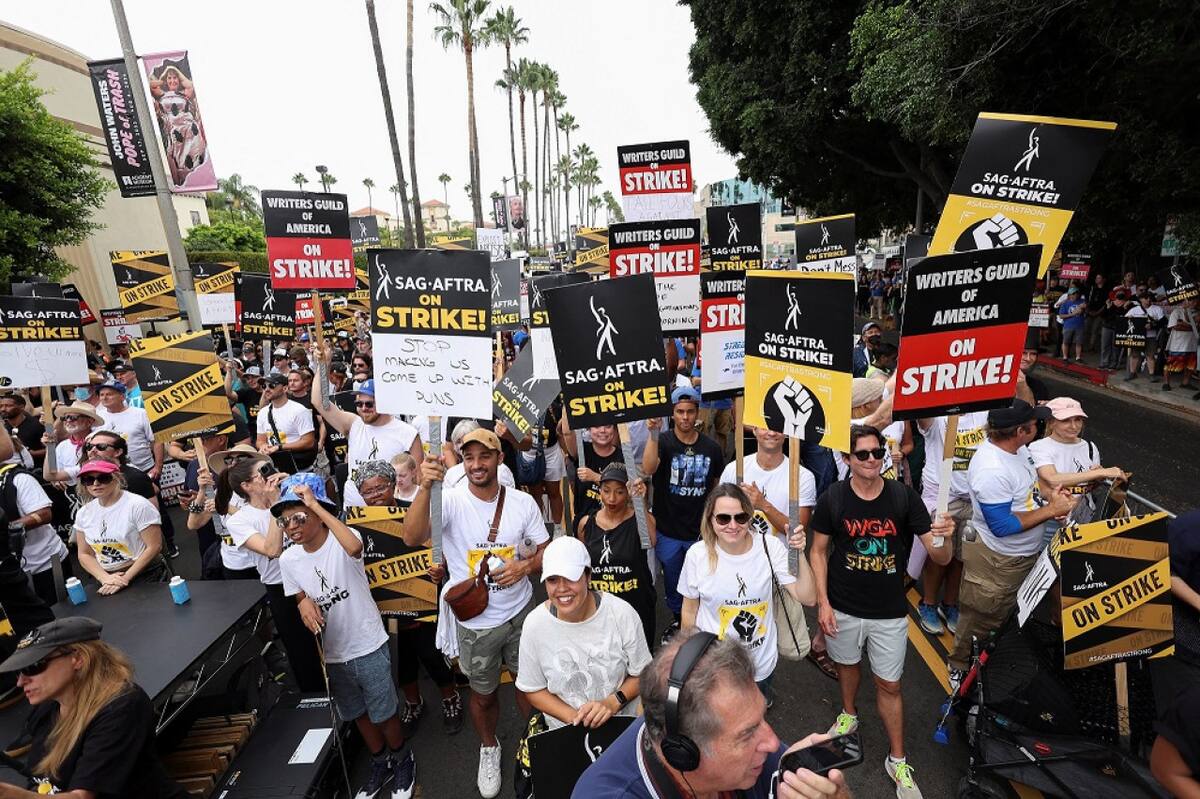 Huelga de guionista y actores de Hollywood. Foto: Reuters.