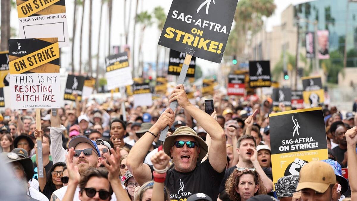 Huelga de guionista y actores de Hollywood. Foto: Reuters.