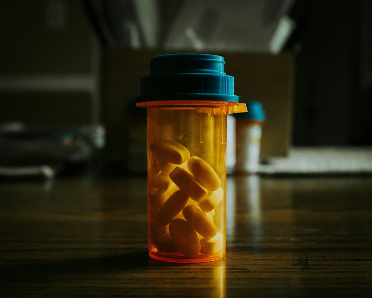 Ibuprofeno, medicamento, pastilla. Foto Unsplash