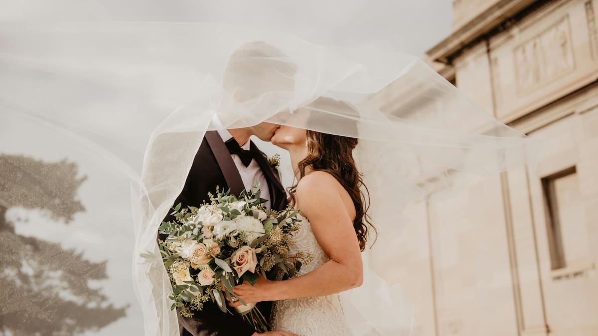 San Valentín: por qué cada vez más parejas eligen casarse el 14 de febrero