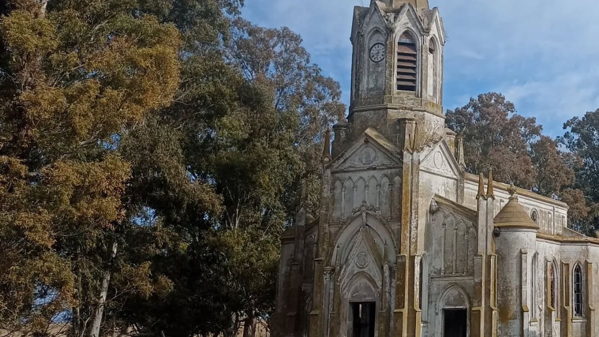 El pueblo bonaerense que esconde una iglesia abandonada, leyendas y más de un siglo de misterio