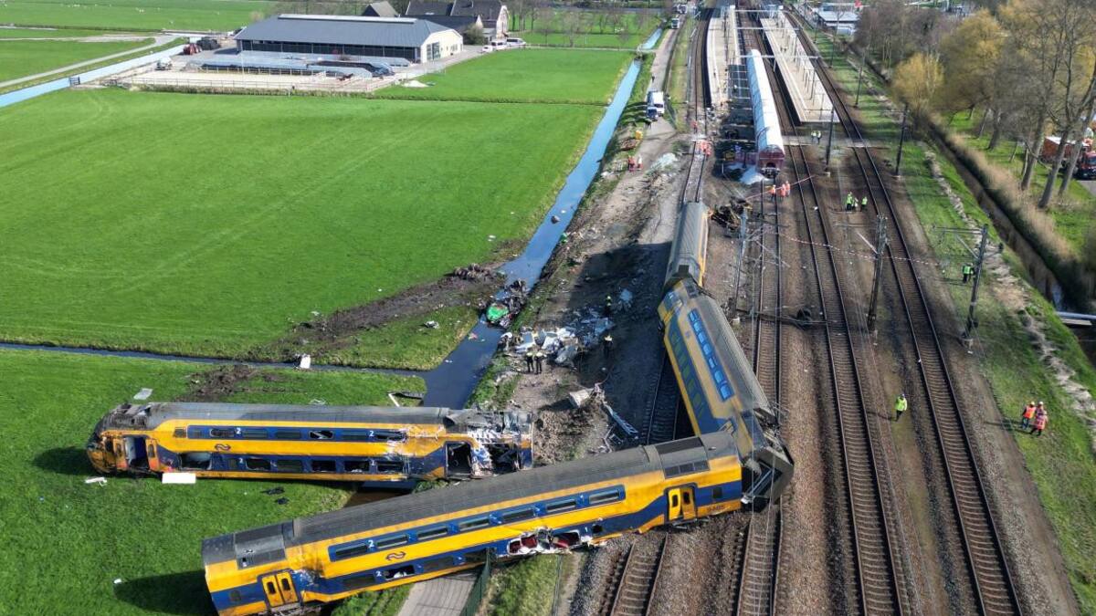Imágenes del tren destruido en Países Bajos desde un dron. Foto: Reuters.