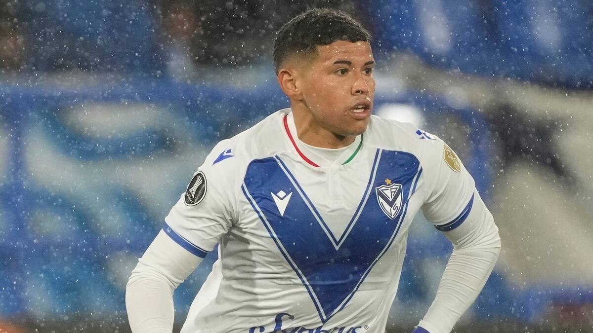 Imanol Machuca en Vélez.