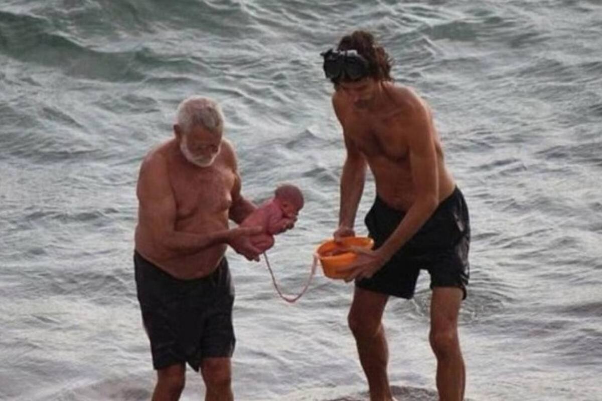 Impactante: Dió a luz en el mar y viralizaron las imágenes