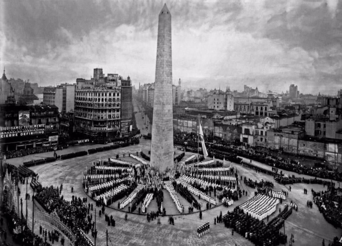 Inauguración del Obelisco porteño, 1936, foto Wikipedia