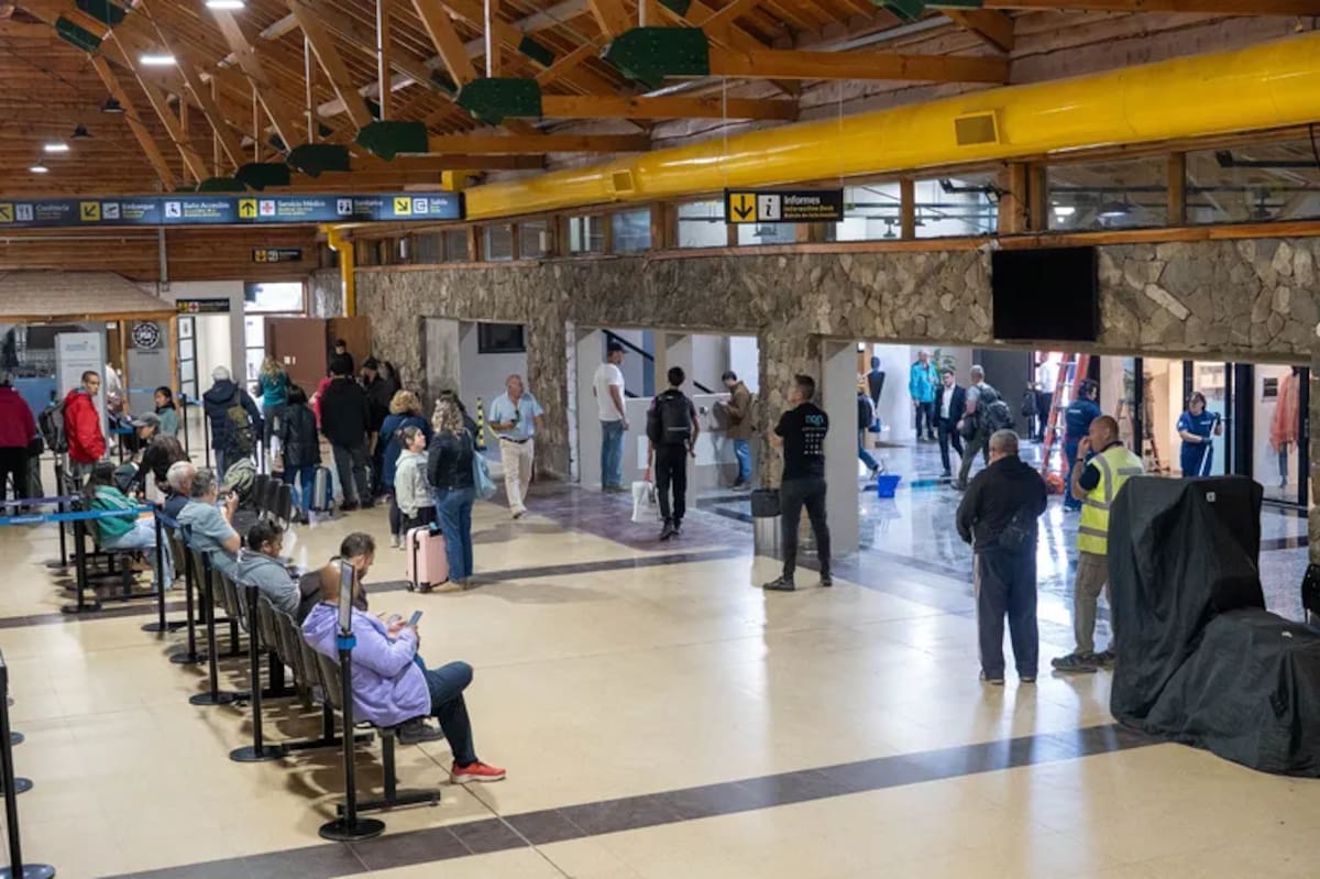 Inauguración del sector de partidas del Aeropuerto Chapelco.