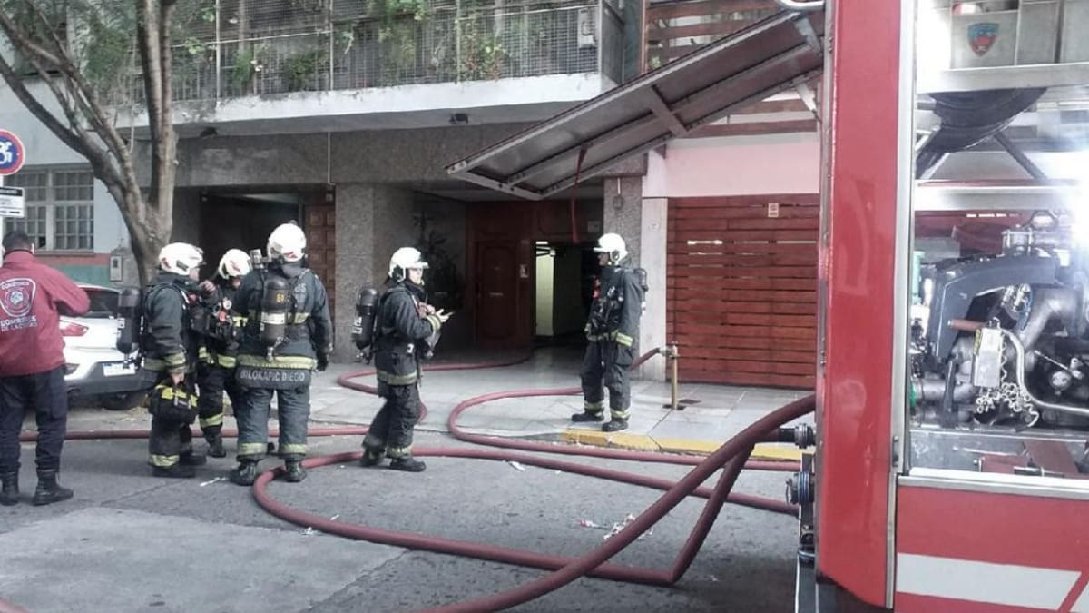 Incendio en Caballito: vecinos internados de urgencia por inhalación de humo