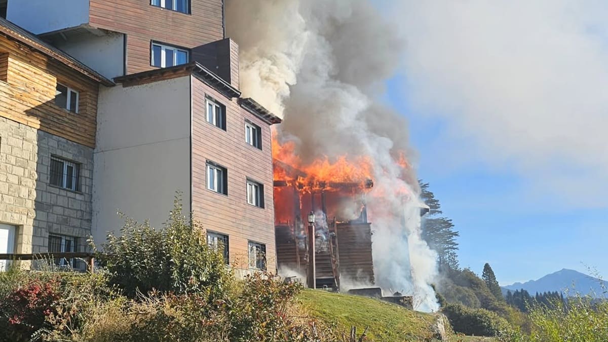 Un ícono en ruinas: así quedó el histórico hotel Huemul de Bariloche tras sufrir un incendio devastador