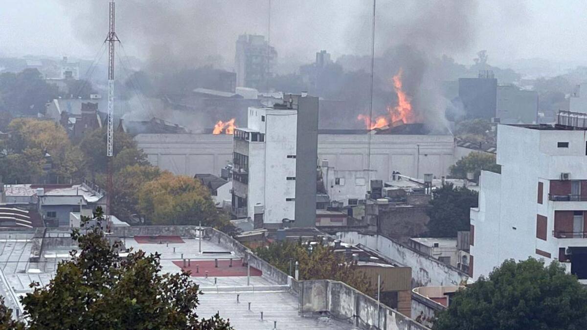 Incendio en el mismo edificio de la tragedia de Iron Mountain. Foto: Télam.