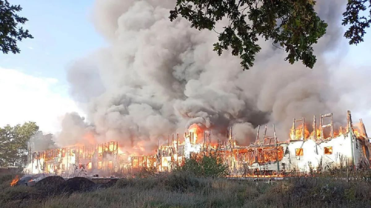 Incendio en una antigua base del Grupo Wagner. Foto: captura de video
