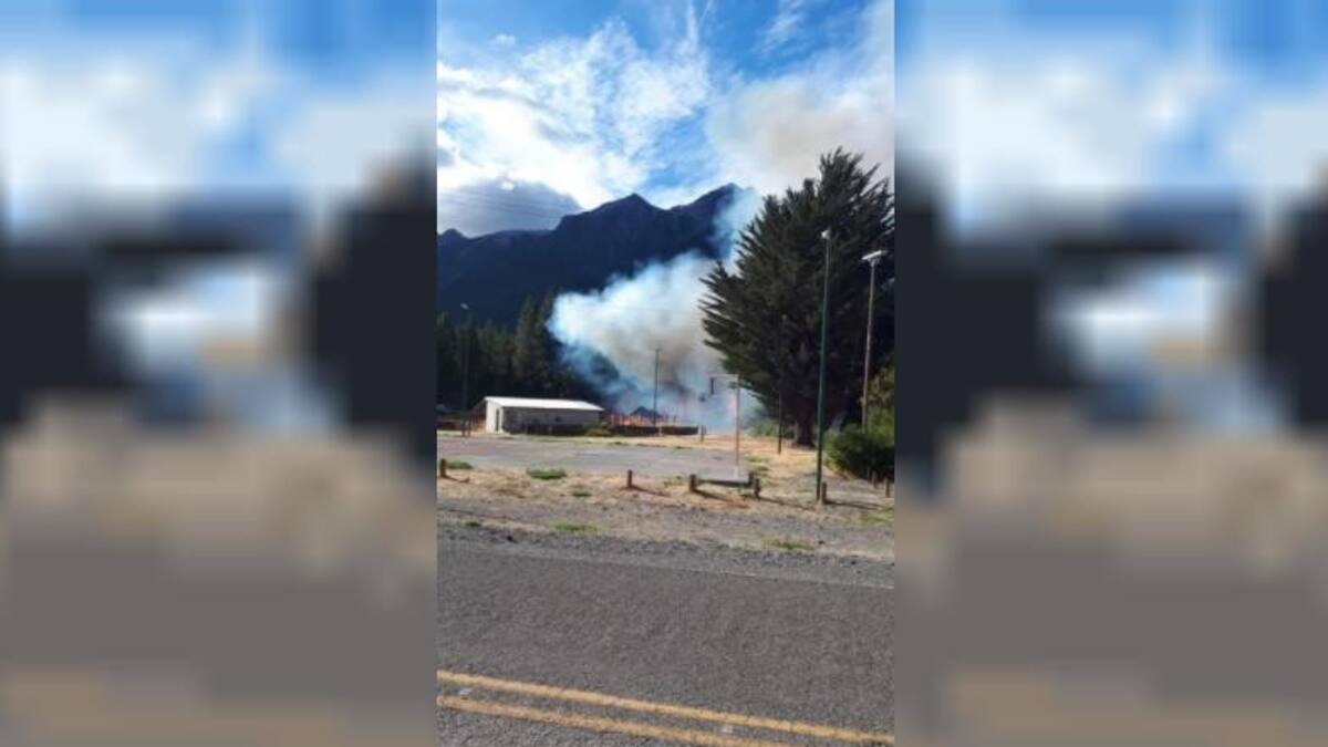 Incendios en la Patagonia, Lago Epuyén, Foto Noticias de El Bolsón