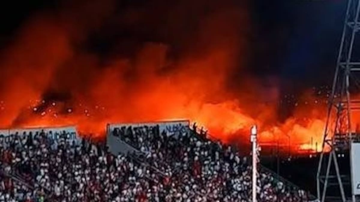 Voraz incendio de pastizales en Salta: impactantes imágenes a metros del estadio de River vs. Aldosivi