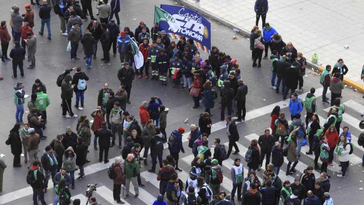 Incidentes en el Ministerio de Agroindustria por despidos de empleados