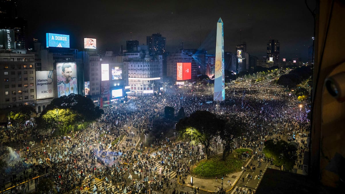 Incidentes en el Obelisco durante los festejos por el subcampeonato de la Selección Argentina en el Mundial