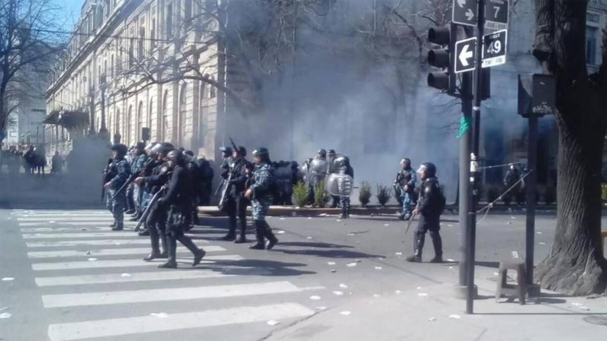 Incidentes en La Plata - Trabajadores Astillero Río Santiago