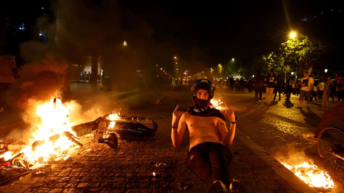 Incidentes en París tras el título de PSG por Champions League. Foto: REUTERS/Abdul Saboor.