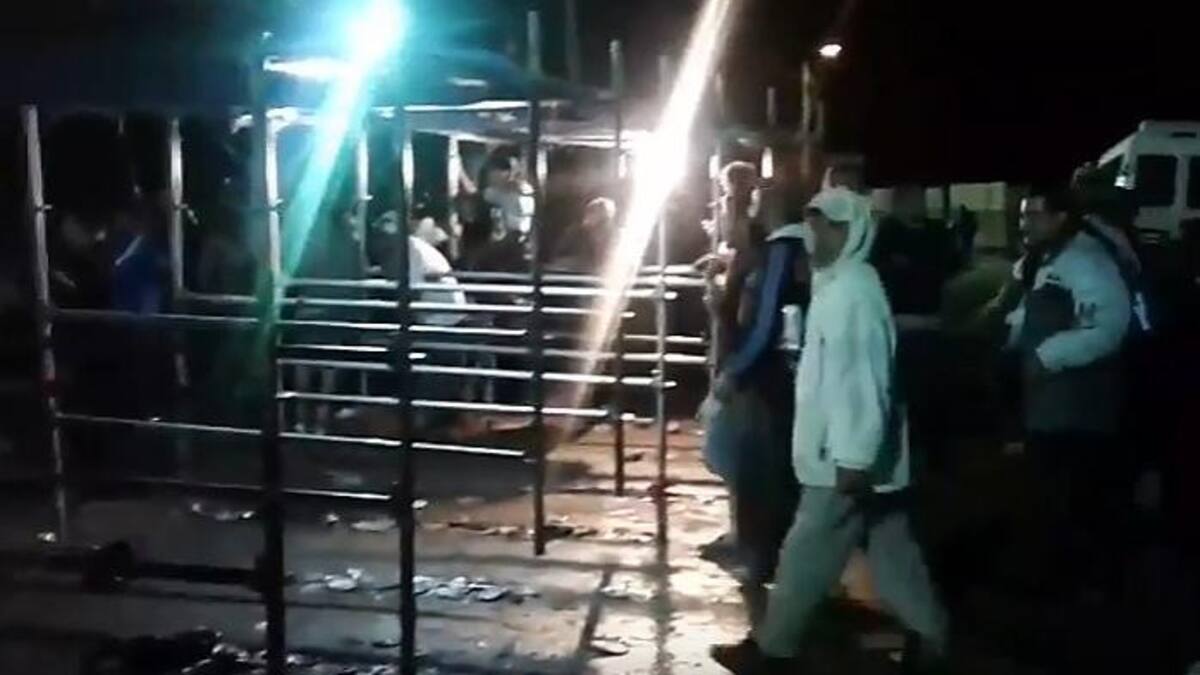 Ingreso al recital del Indio Solari en Olavarría