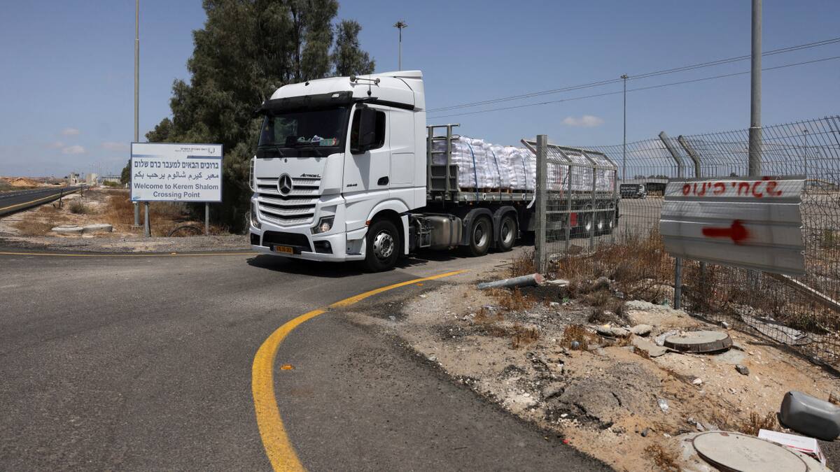 Ingreso de camiones con ayuda humanitaria en Gaza. Foto: Reuters/Ronen Zvulun