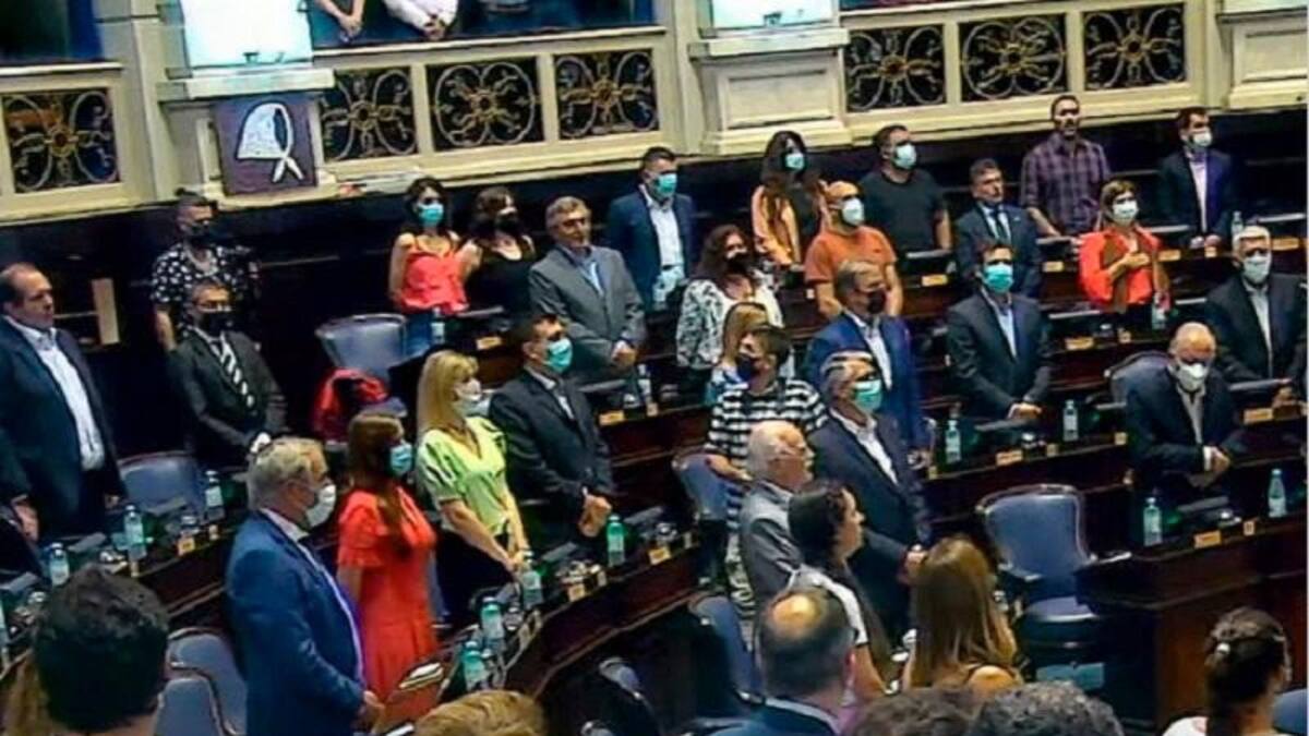 Inicio de la sesión en la Cámara de Diputados de la Provincia de Buenos Aires.