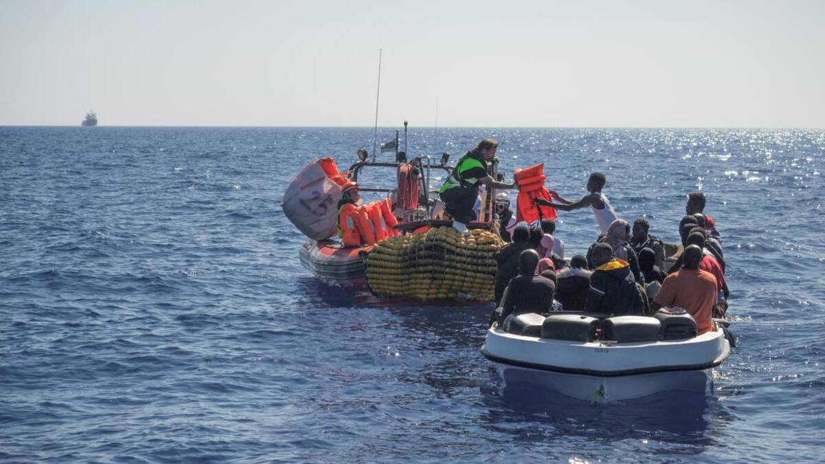 Migrantes en el Mar Mediterráneo. Foto: Reuters.