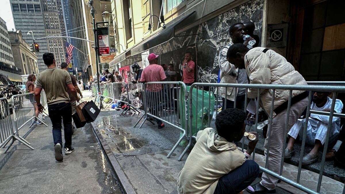Inmigrantes varados en el hotel Roosevelt. Foto: Reuters.